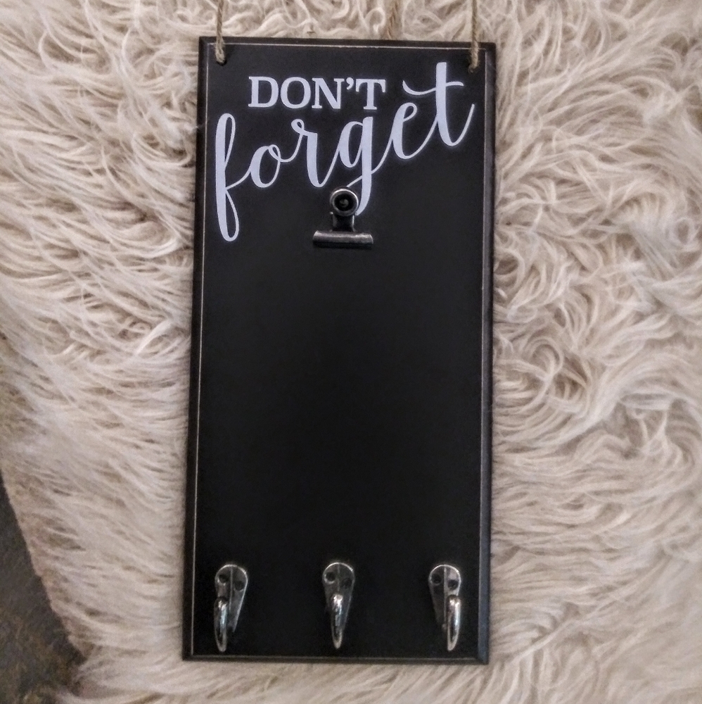"Don't Forget" wall board